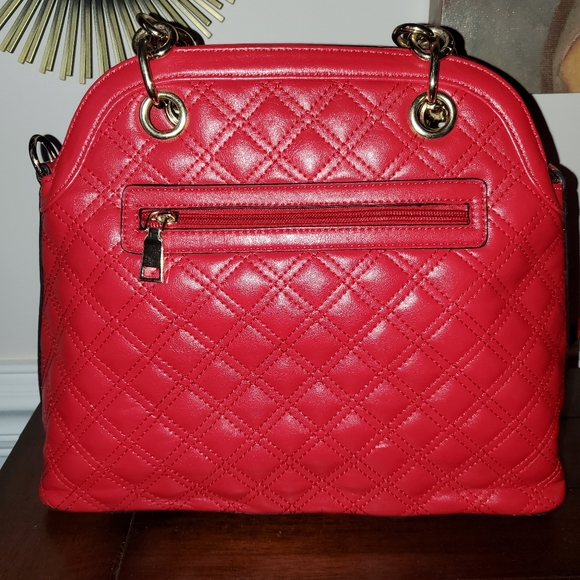 Red faux leather purse with gold hardware - Picture 2 of 4